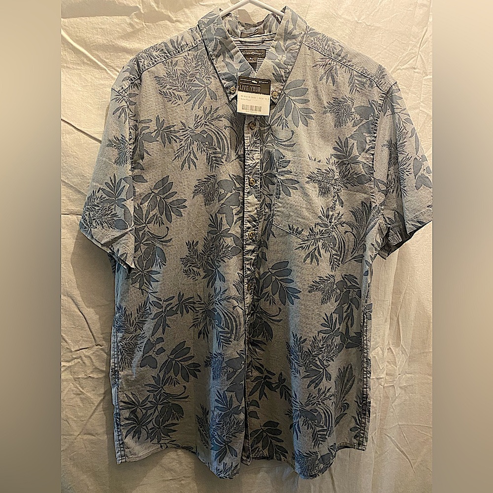 Eddie Bauer XL men’s short sleeve button down shirt. 100% cotton brand new tags.